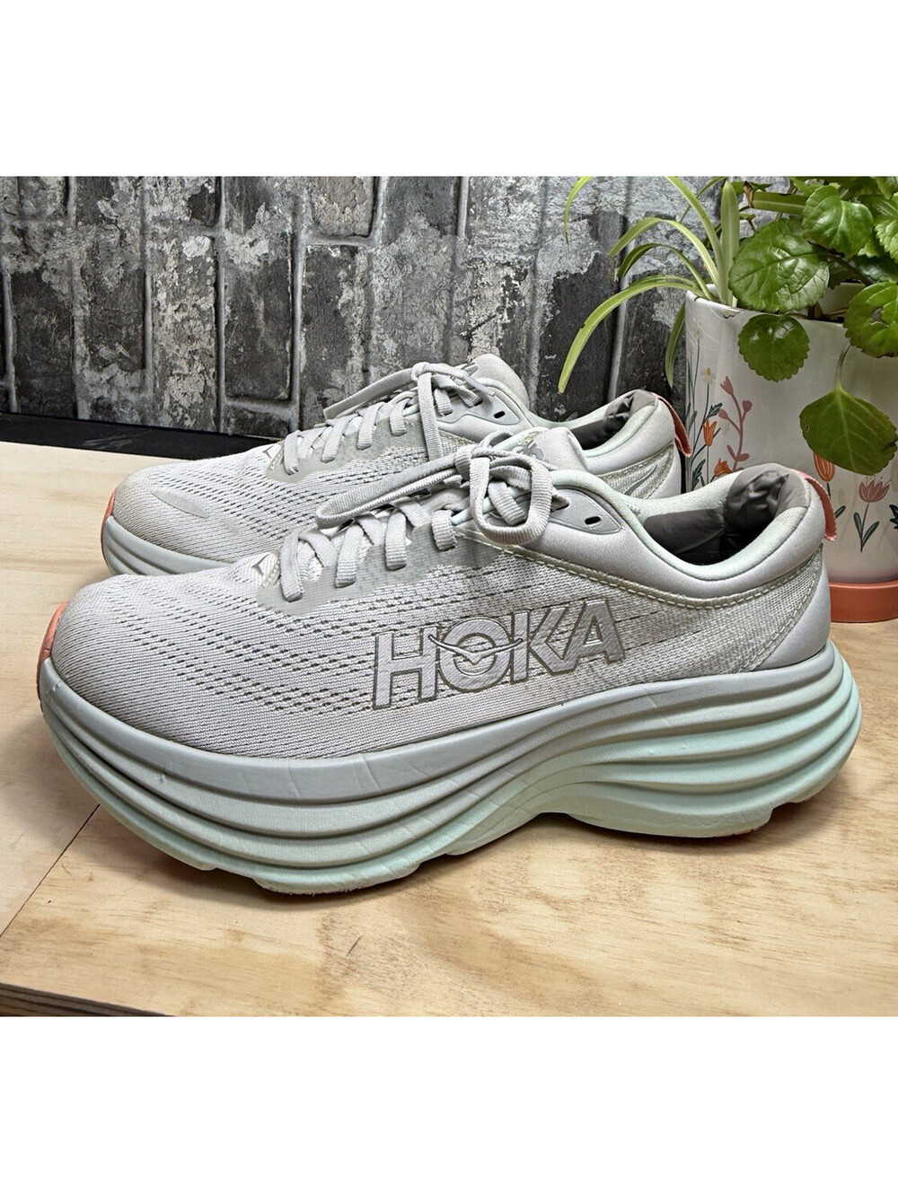 HOKA ONE ONE Bondi 8 woMen's Gray/Green/Pink Solid Low Top Lace-Up Running